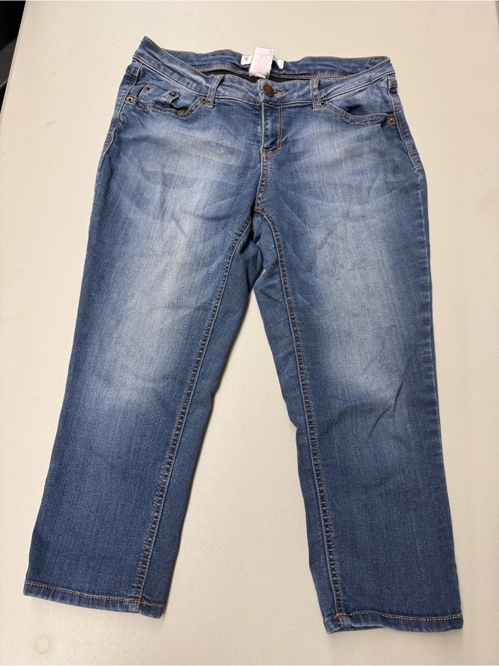 No Boundaries Women's Light Blue Denim Distressed Cropped Jeans